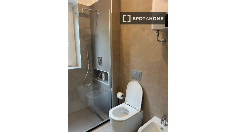 Double room Milan, 4 beds — photo 29