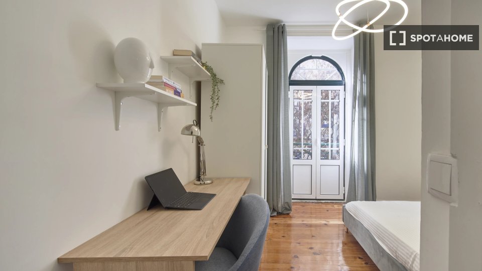 Double room Lisbon, 8 beds — photo 11