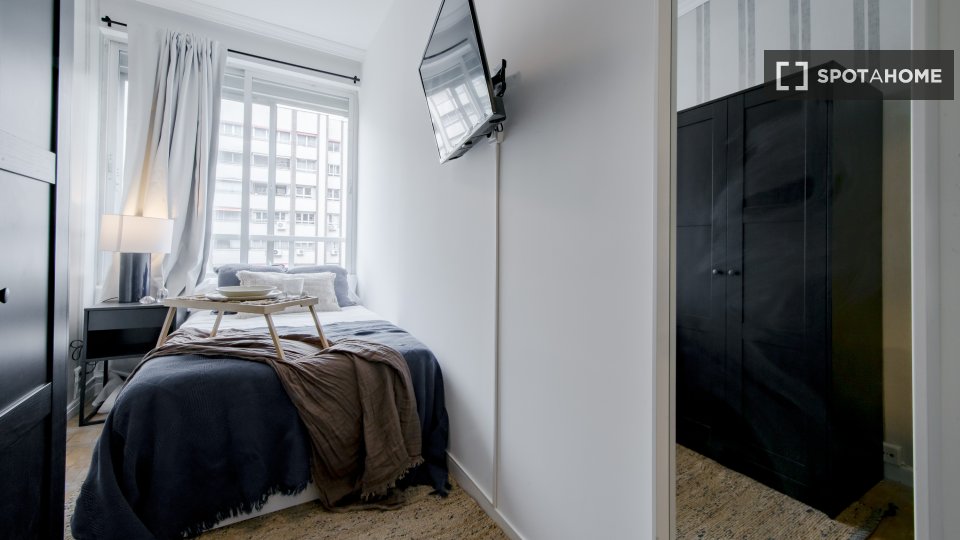 Double room Madrid, 11 beds, 250m² — photo 15