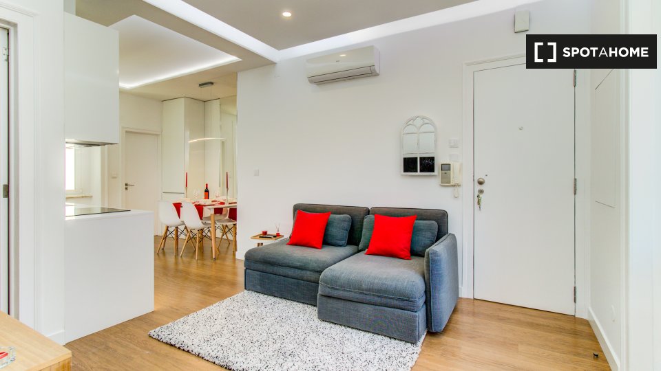 Apartment Lisbon, 2 beds, 70m² — photo 15