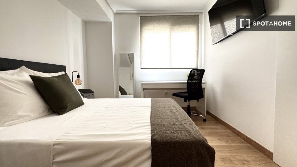 Double room Valencia, 5 beds, 135m² — photo 8