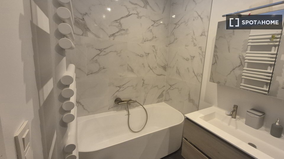 Double room Brussels, 6 beds — photo 10