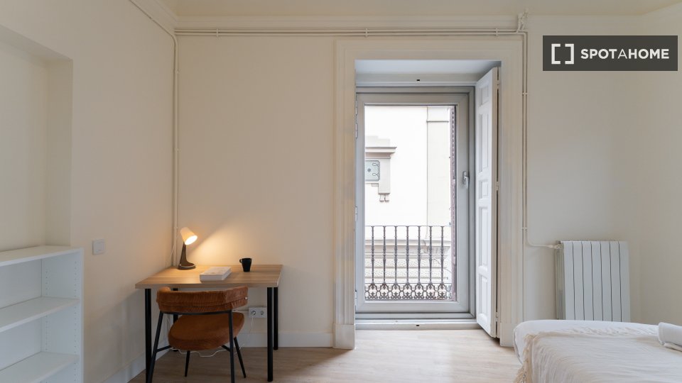 Double room Madrid, 9 beds — photo 10
