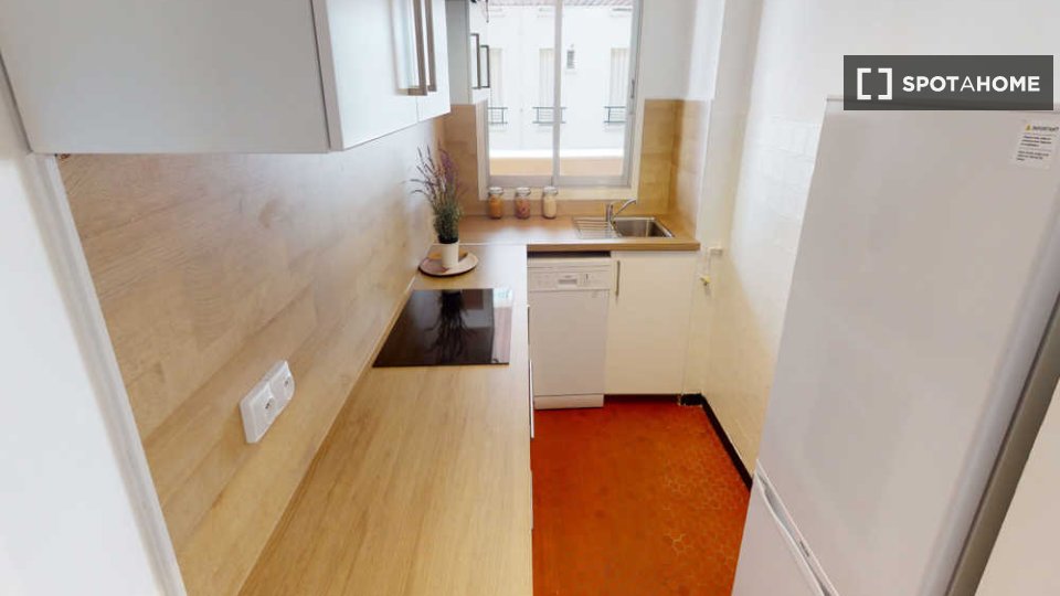 Double room Paris, 3 beds, 60m² — photo 4