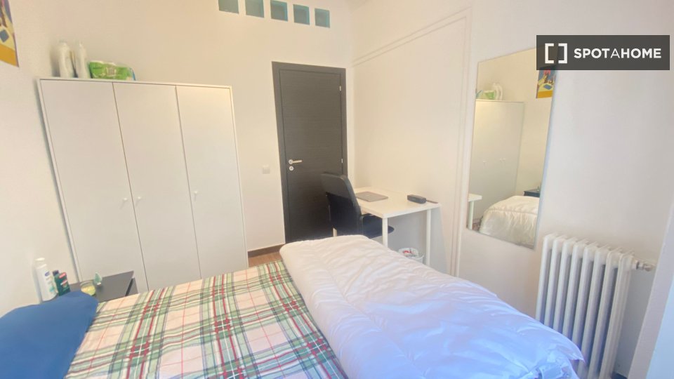 Double room Madrid, 8 beds — photo 15