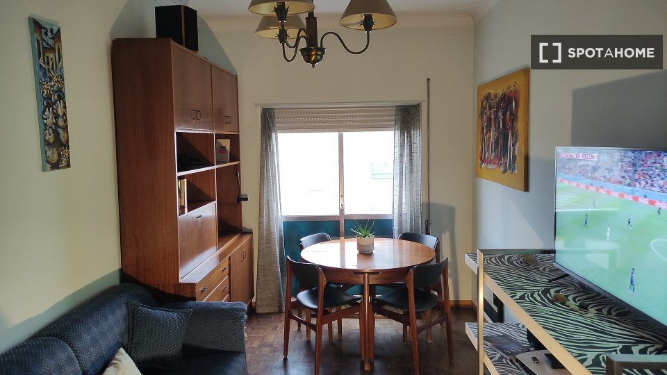 Apartment Lisbon, 2 beds, 75m² — photo 6