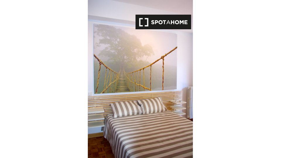 Double room Madrid, 5 beds, 140m² — photo 1
