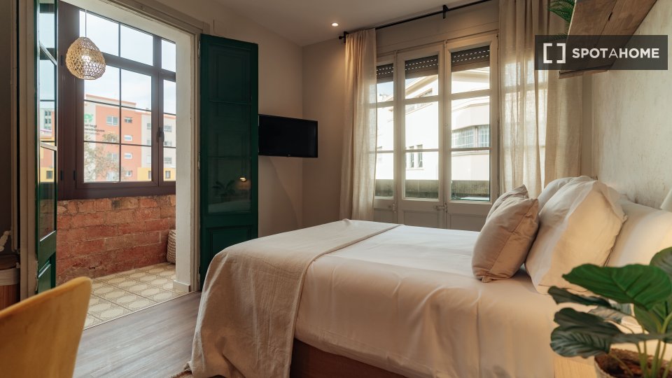 Double room Barcelona, 3 beds, 105m² — photo 17