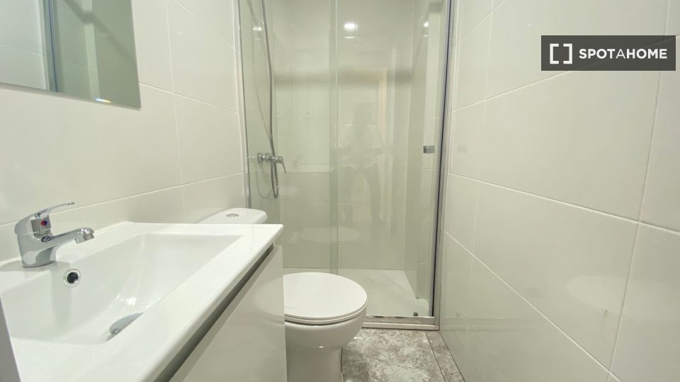 Double room Madrid, 5 beds — photo 21
