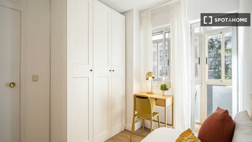 Double room Madrid, 16 beds — photo 58