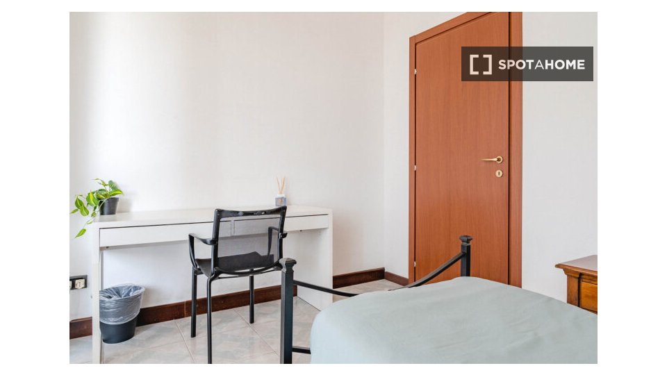 Double room Milan, 5 beds — photo 39