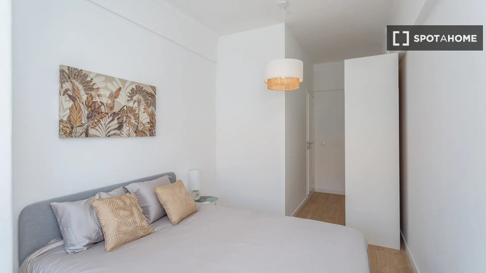 Double room Lisbon, 5 beds — photo 5