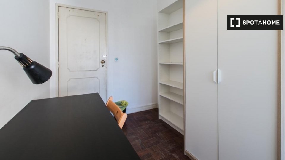Double room Lisbon, 6 beds — photo 3