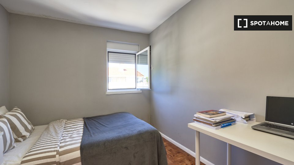 Double room Lisbon, 6 beds — photo 1