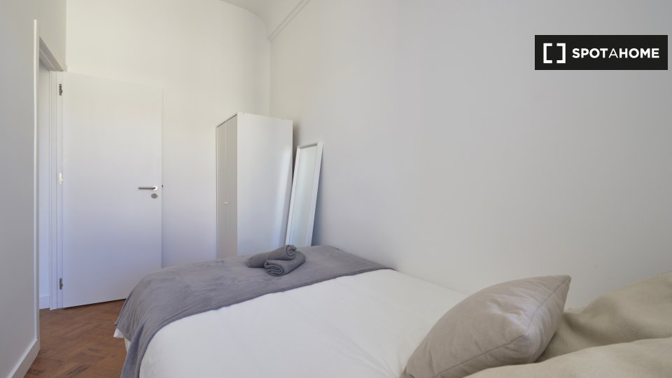 Double room Lisbon, 12 beds — photo 3