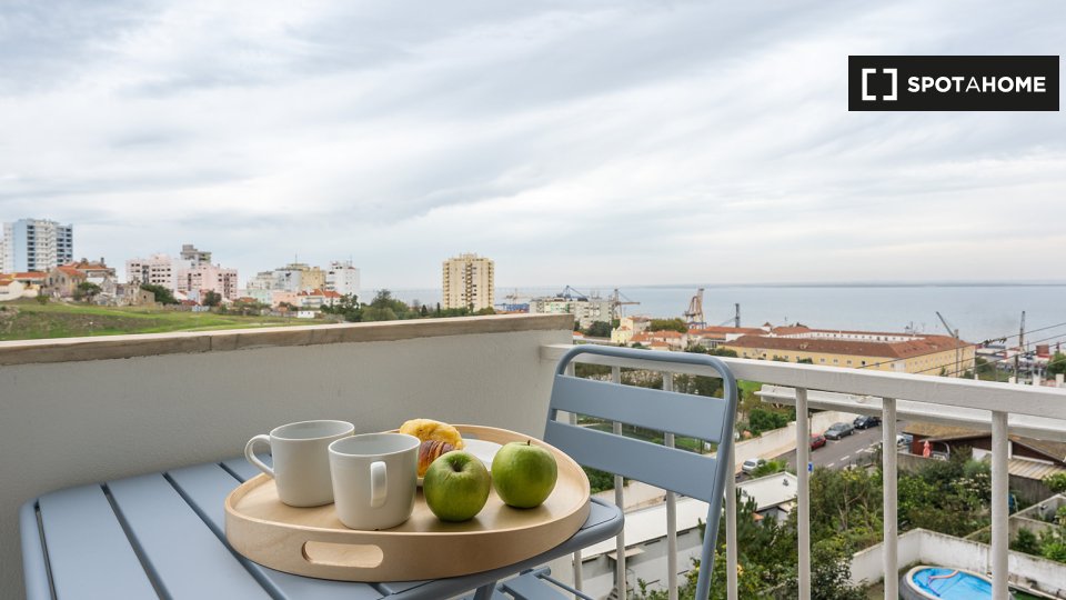 Apartment Lisbon, 2 beds, 75m² — photo 7