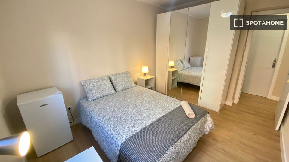 Double room Madrid, 5 beds — photo 12