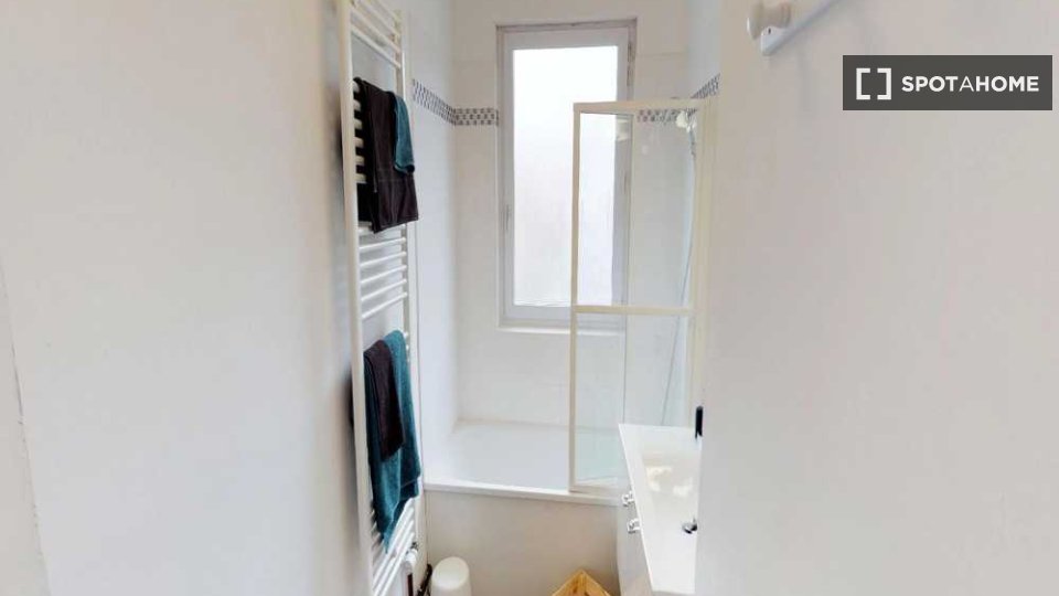 Double room Lille, 4 beds, 80m² — photo 9