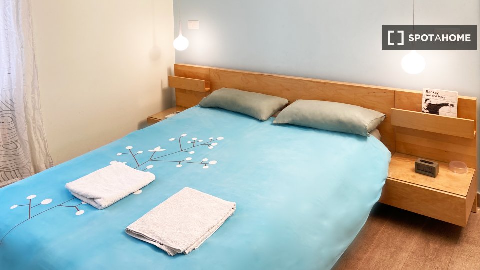 Double room Madrid, 3 beds, 9m² — photo 5