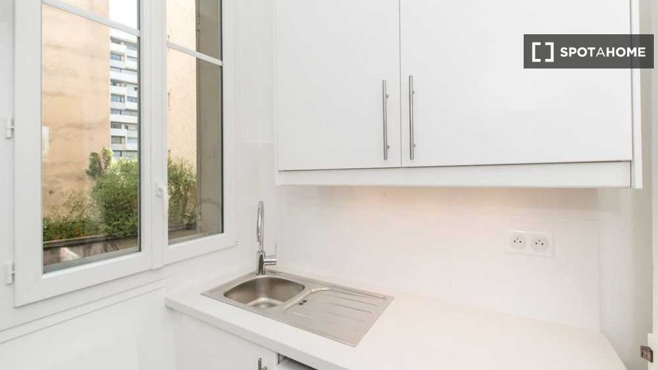 Double room Paris, 4 beds, 80m² — photo 2