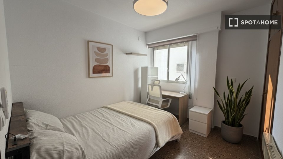 Stanza in appartamento condiviso in affitto ad Aiora, Valencia - in Valencia