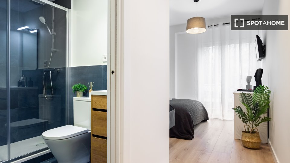 Double room Barcelona, 12 beds, 360m² — photo 6