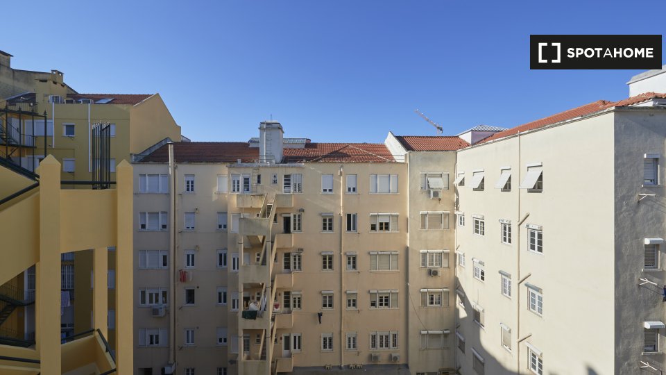 Double room Lisbon, 12 beds — photo 18