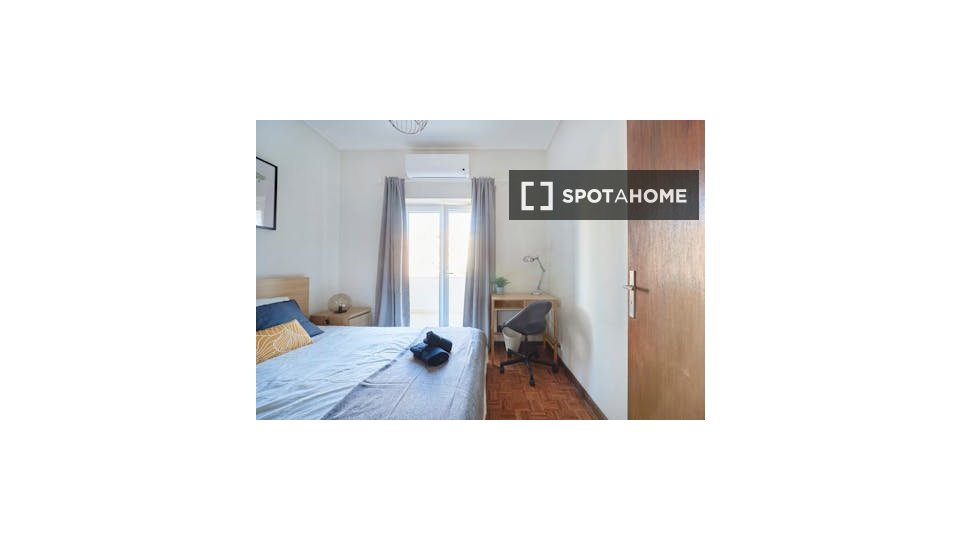 Double room Lisbon, 5 beds — photo 3