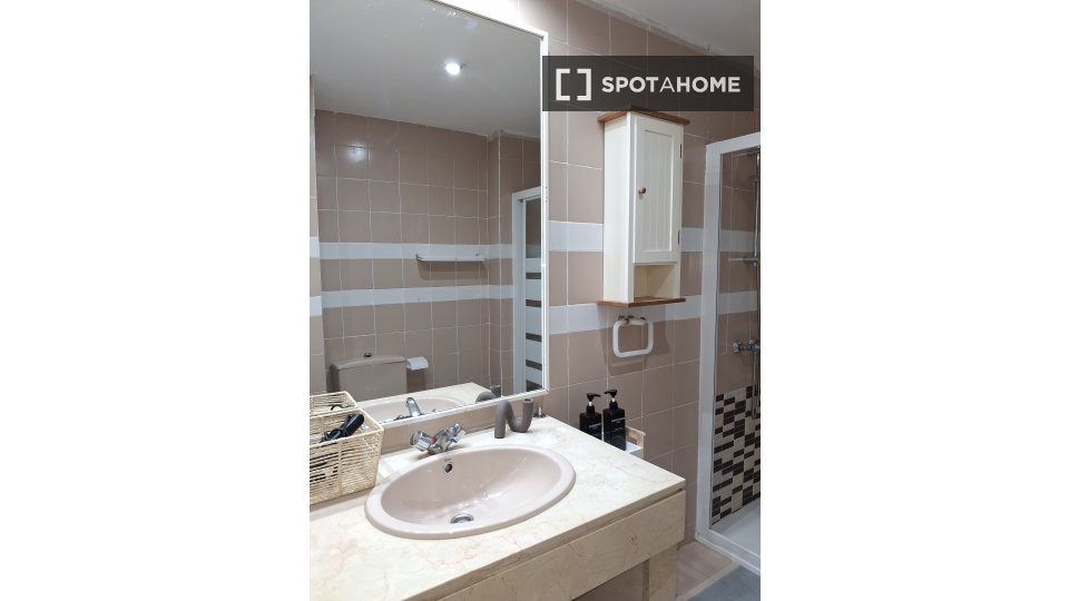 Double room Madrid, 6 beds — photo 15