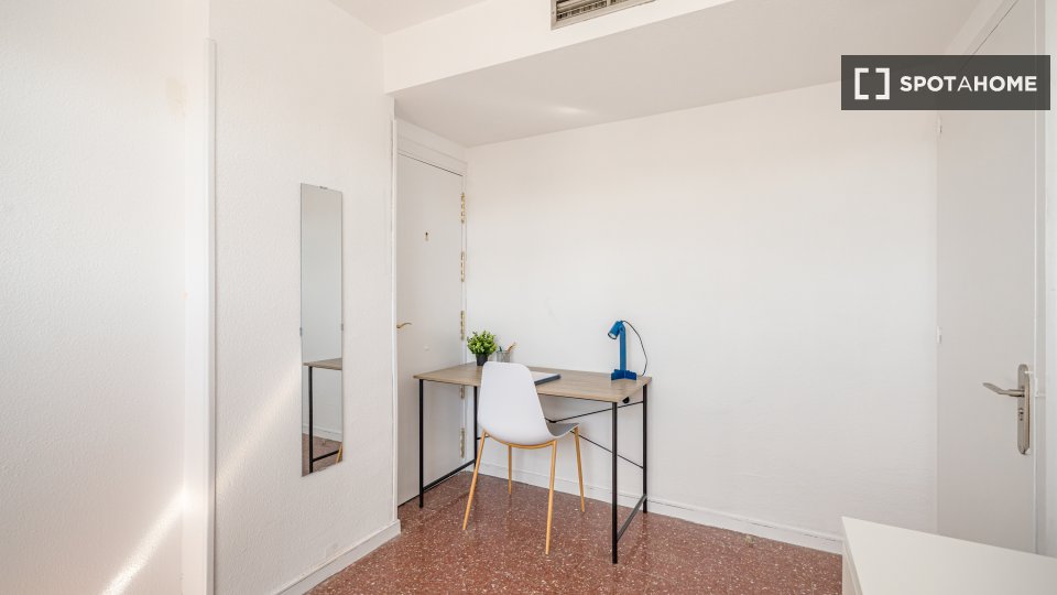 Double room Madrid, 17 beds — photo 16