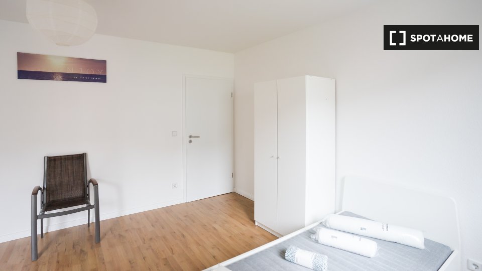 Double room Dusseldorf, 4 beds — photo 26