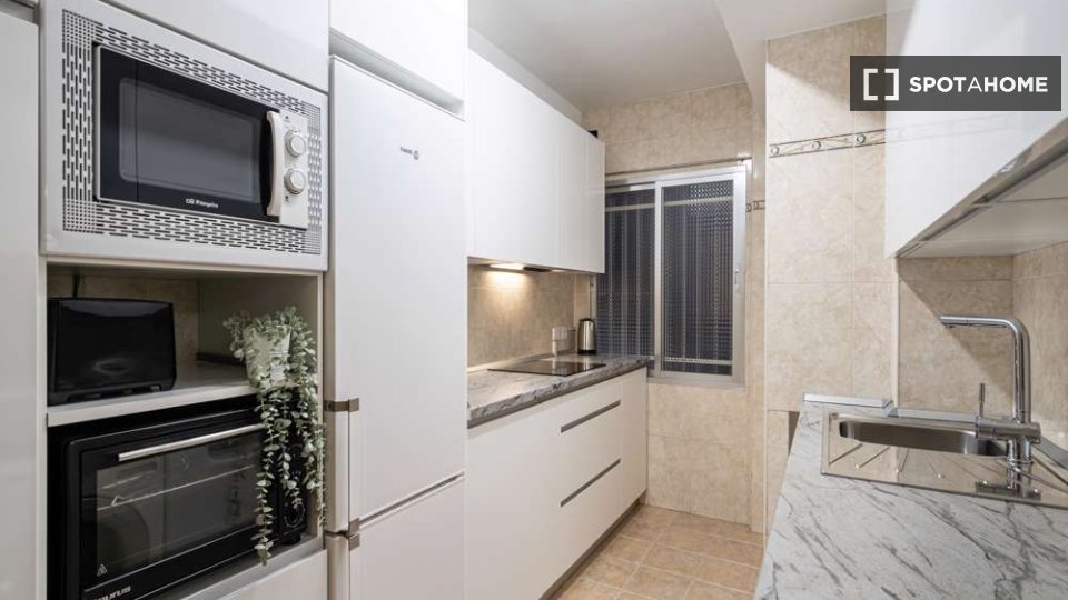 Double room Madrid, 4 beds — photo 13