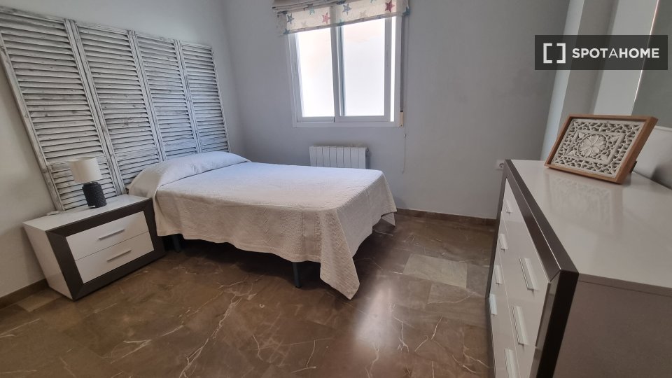Apartment Granada, 3 beds, 180m² — photo 10