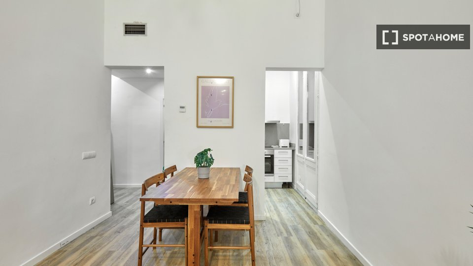Apartment Barcelona, 2 beds, 80m² — photo 23