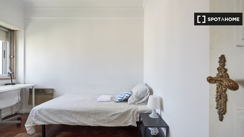 Double room Lisbon, 8 beds — photo 4