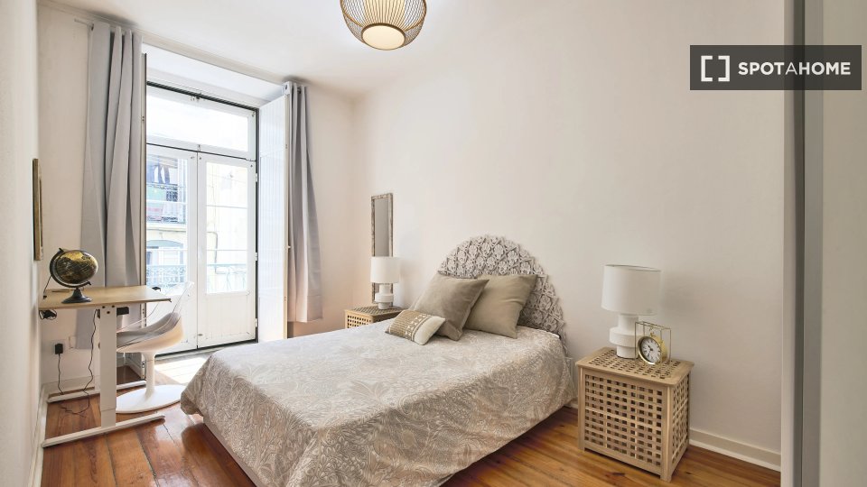Double room Lisbon, 13 beds — photo 10