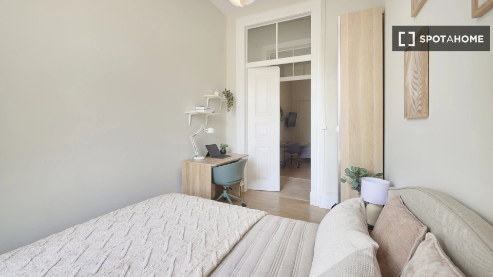 Double room Lisbon, 9 beds — photo 13