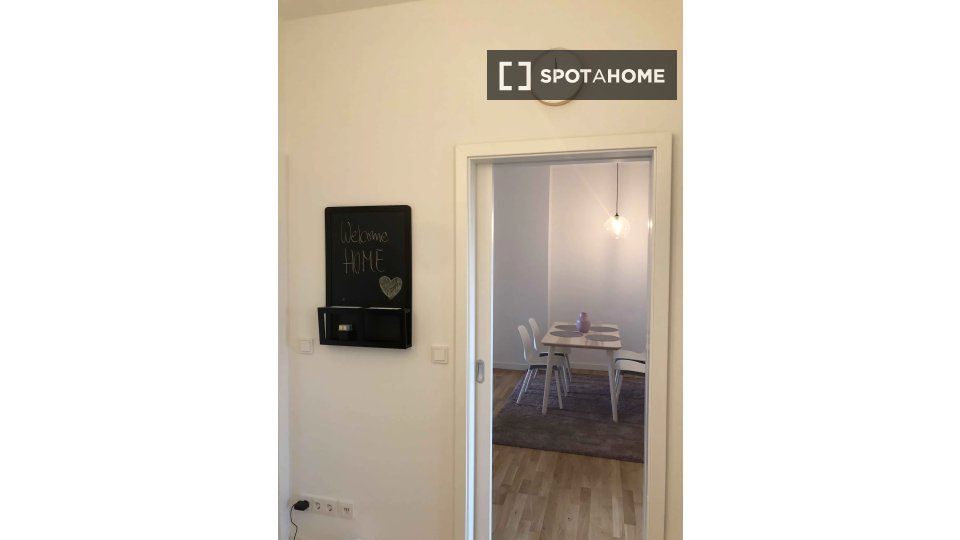 Double room Berlin, 4 beds, 116m² — photo 9