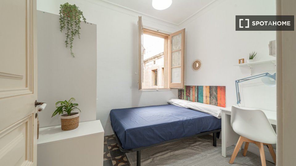 Double room Barcelona, 17 beds, 400m² — photo 1