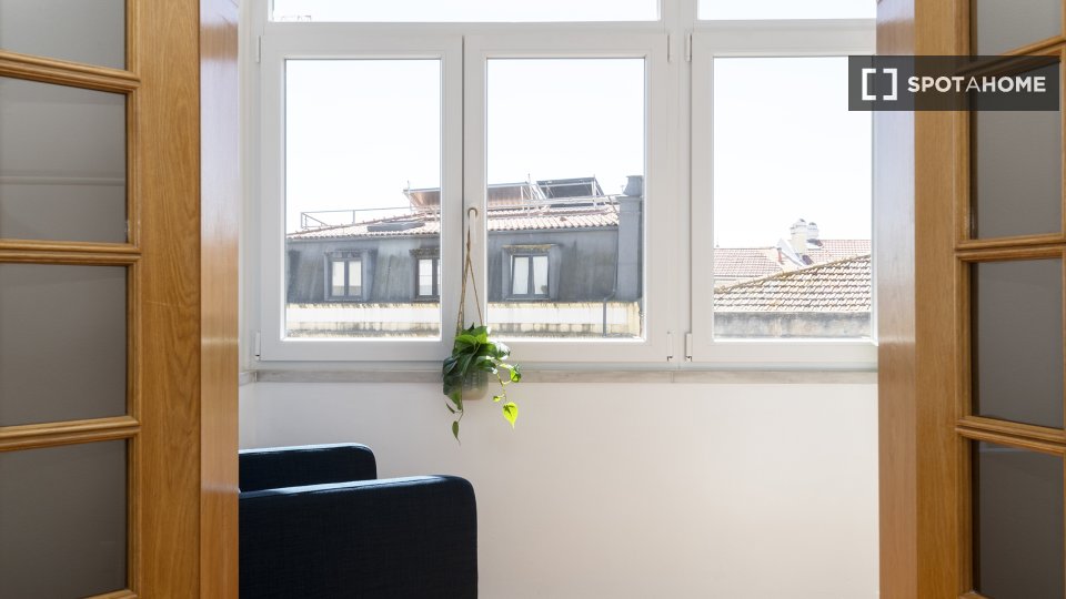 Apartment Lisbon, 2 beds, 65m² — photo 15