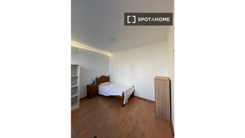 Double room Porto, 5 beds, 400m² — photo 21