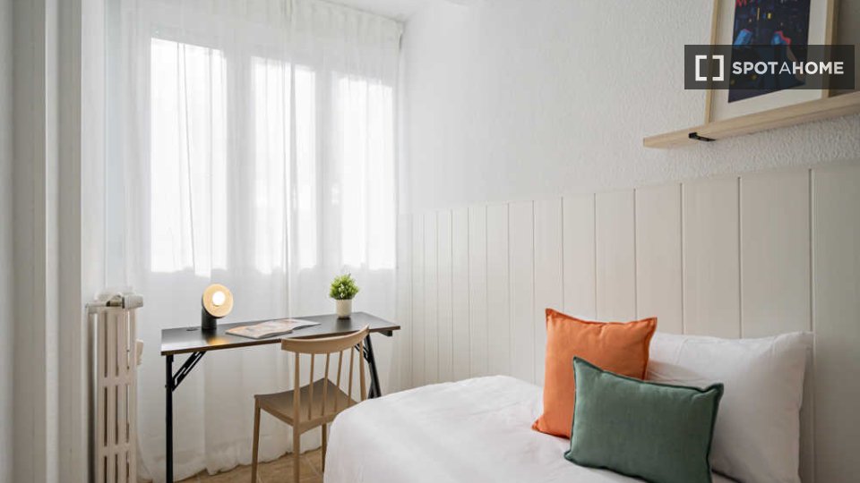 Double room Madrid, 25 beds — photo 31