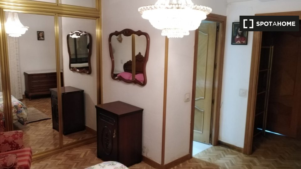 Double room Madrid, 2 beds — photo 1