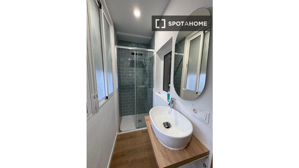 Double room Valencia, 5 beds, 70m² — photo 14