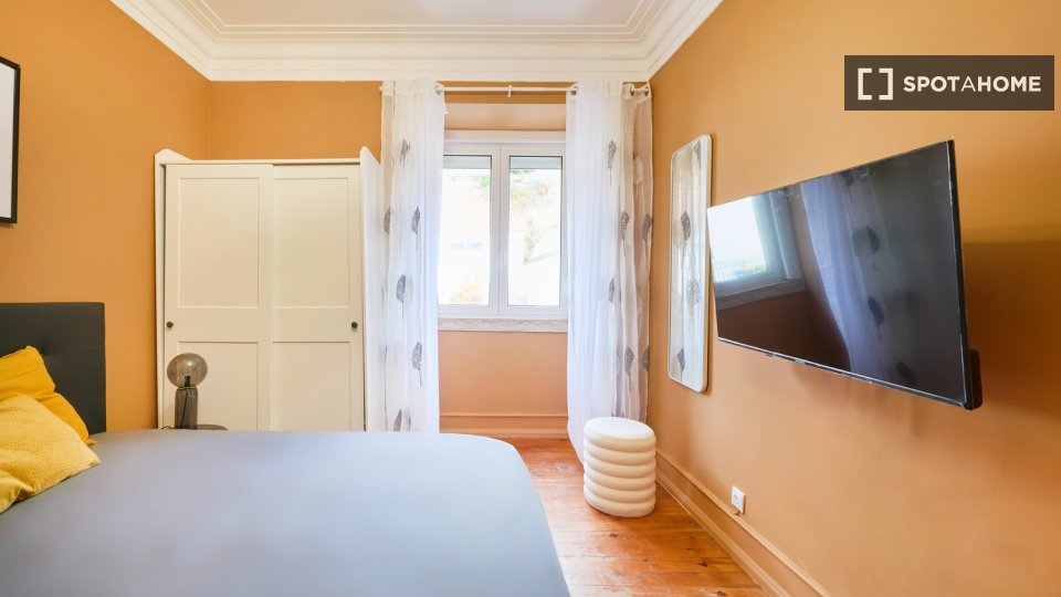 Double room Lisbon, 4 beds — photo 46