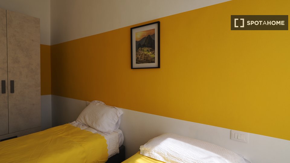 Double room Turin, 2 beds — photo 6