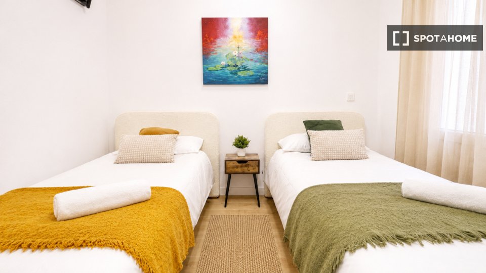 Apartment Madrid, 2 beds, 66m² — photo 2