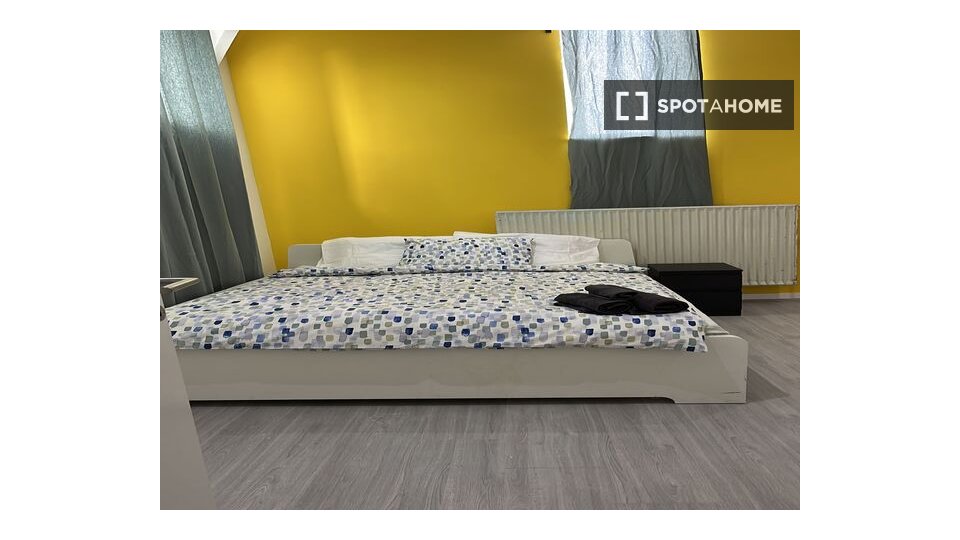 Double room Brussels, 9 beds — photo 15
