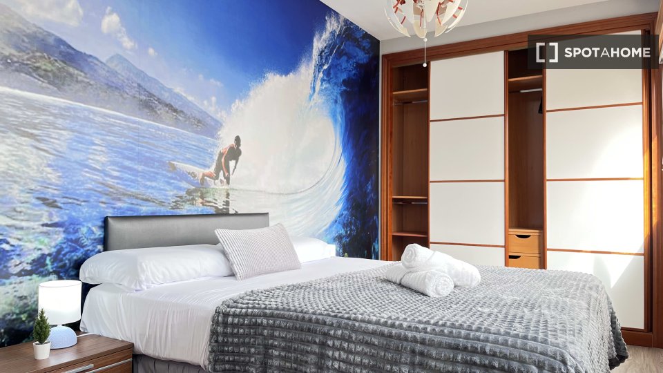 Double room Valencia, 2 beds, 300m² — photo 1