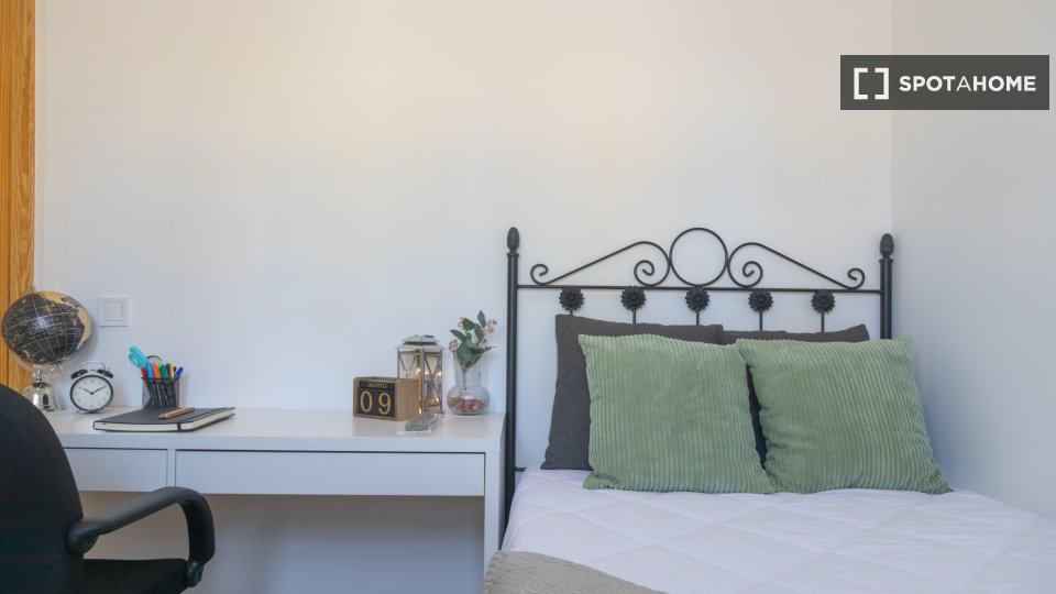 Double room Madrid, 5 beds — photo 7